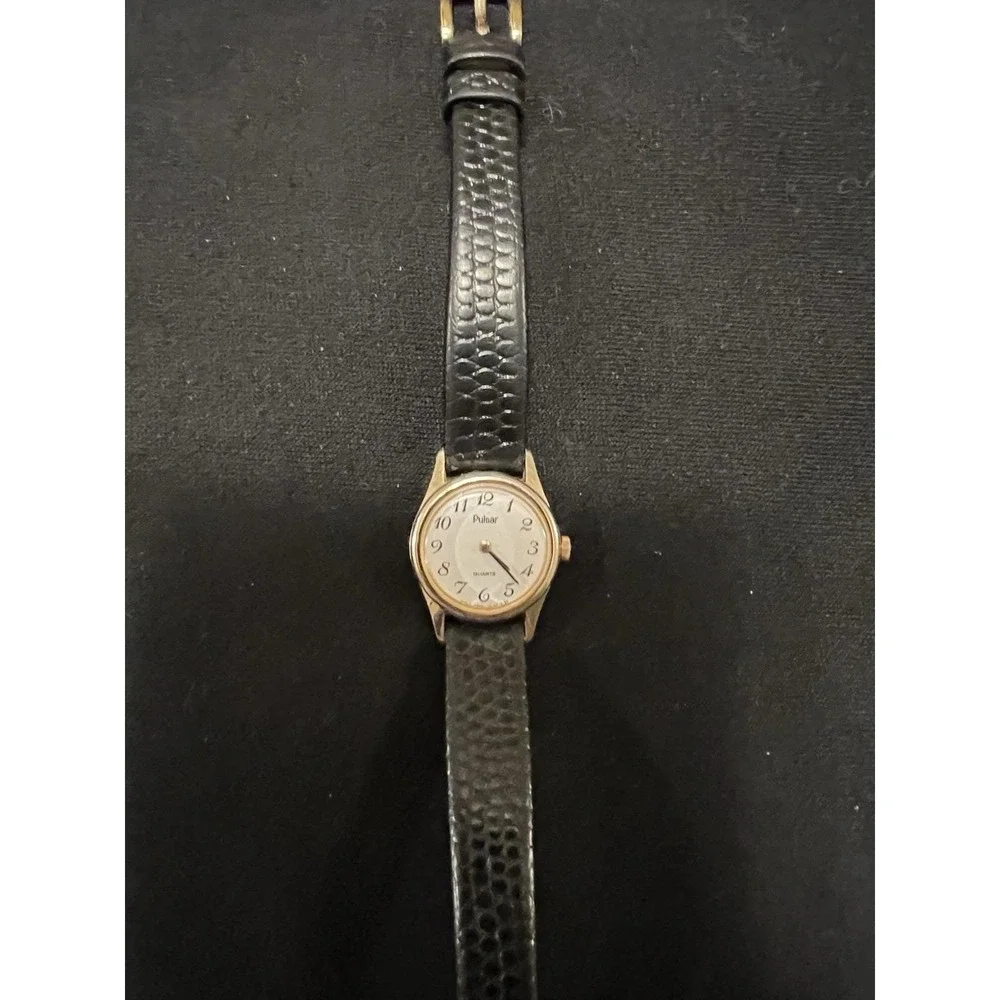 Pulsar Women's Gold Tone Embossed Leather Strap Watch Vintage